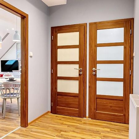 Attic Apartment On Waterfront / View / Netflix Praha Bagian luar foto