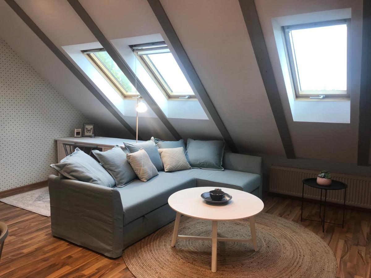 Attic Apartment On Waterfront / View / Netflix Praha Bagian luar foto