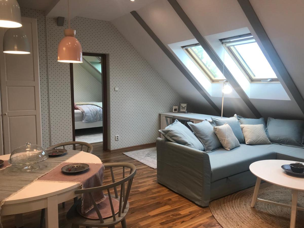 Attic Apartment On Waterfront / View / Netflix Praha Bagian luar foto