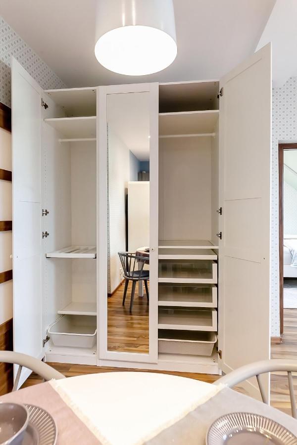 Attic Apartment On Waterfront / View / Netflix Praha Bagian luar foto