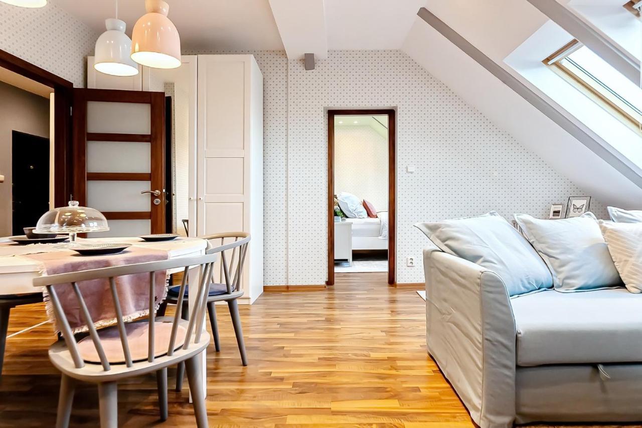 Attic Apartment On Waterfront / View / Netflix Praha Bagian luar foto